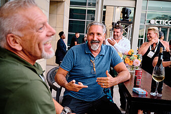 Chatting in a relaxed atmosphere: the weather was perfect.