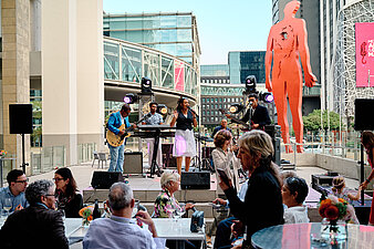 An anniversary needs to be celebrated in style: Impressions from the after-party celebrations.